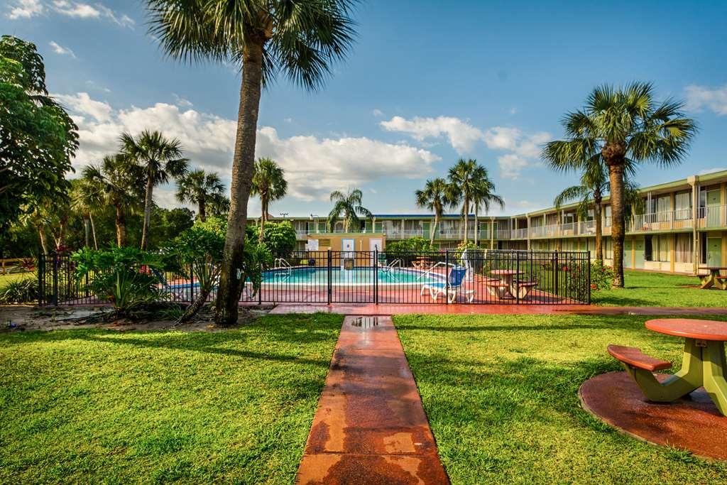 Red Roof Inn Vero Beach - I-95 Facilities photo